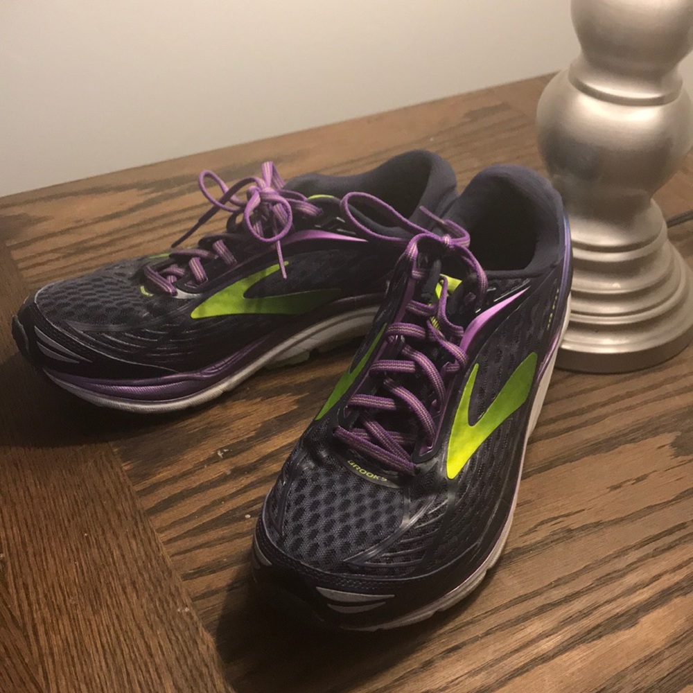 Brooks Transcend running sneaker